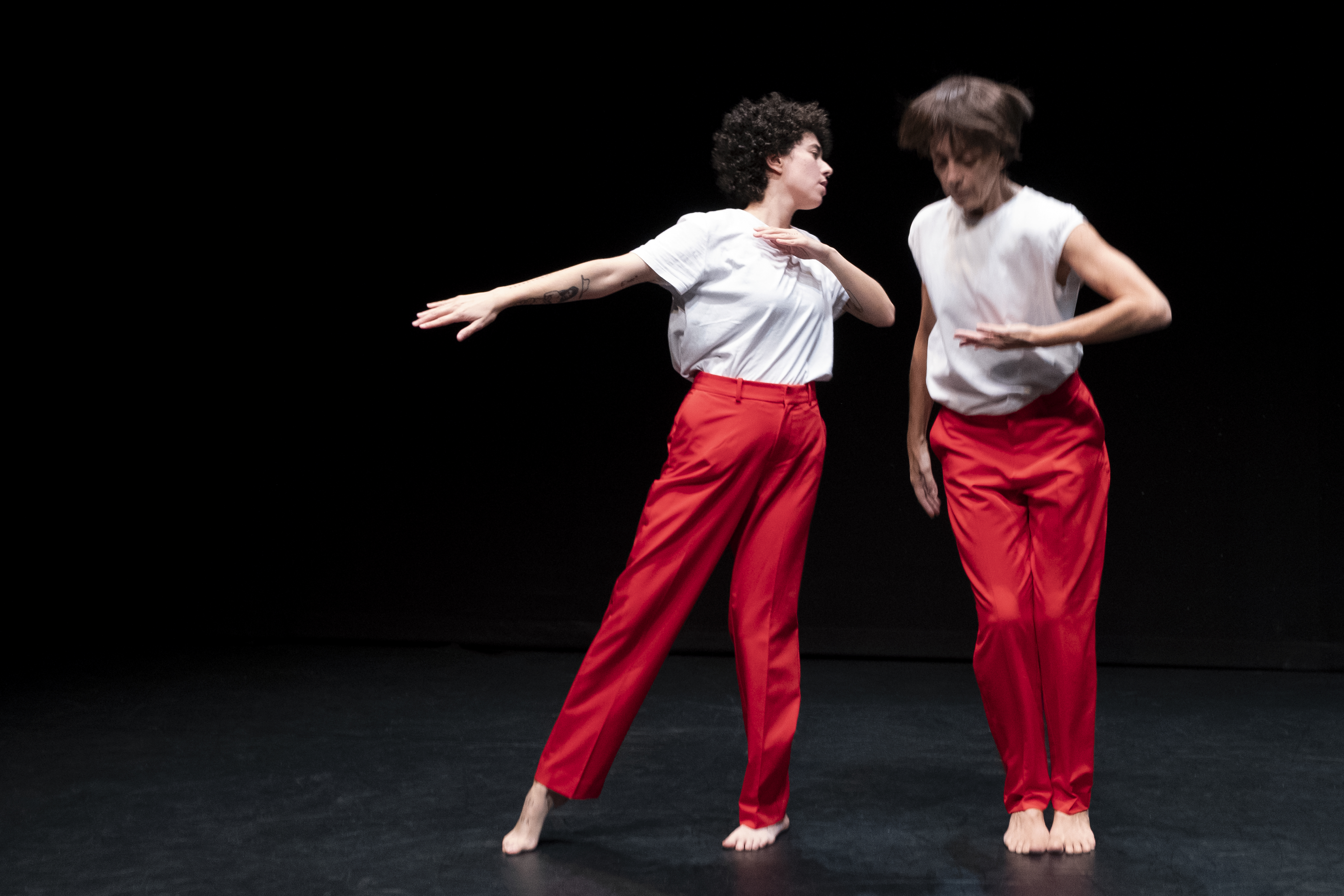 Diana Anselmo e Cristina Kristal Rizzo in 'Monumentum' DA (foto di Sara Meliti)
